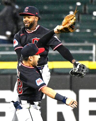 Guardians even it up in AL Central